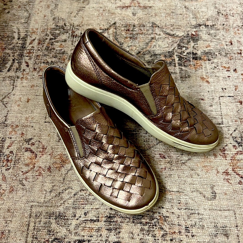 Ecco Bronze slip on sneaker